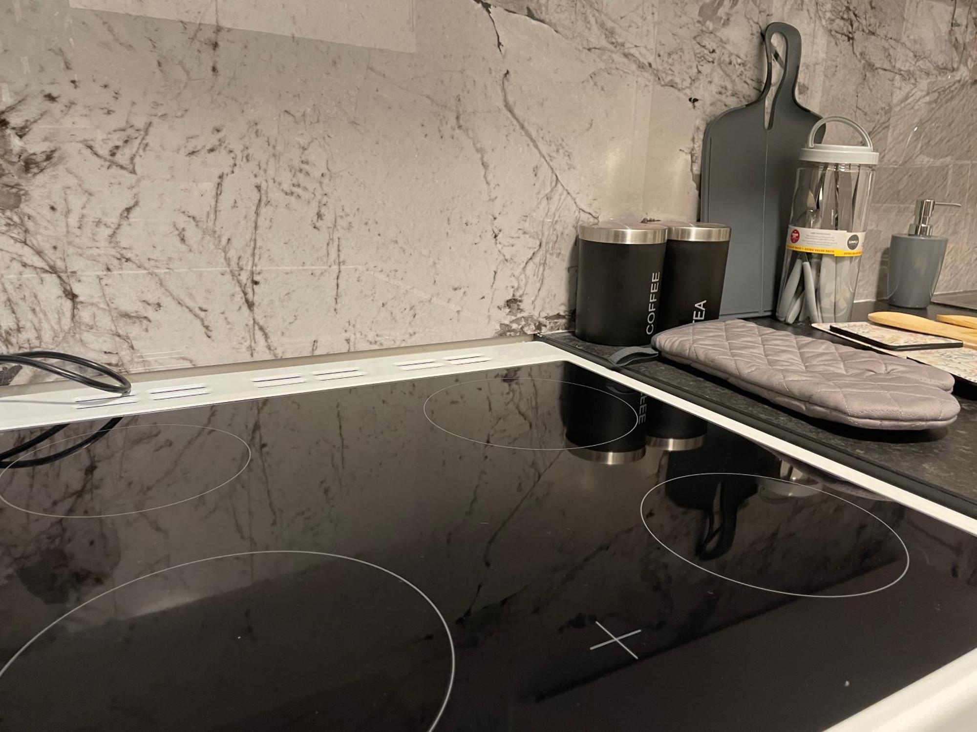 Ensuite Near Luton Station Homestay